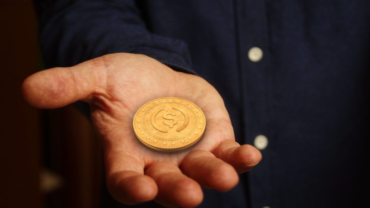 China Explores Yuan-Backed Stablecoins to Challenge Dollar Dominance Amid Capital Control Concerns